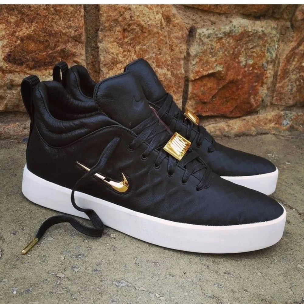 NIKE TIEMPO PREMIER 17 Black White Gold SWOOSH & EMBLEM Sneakers Men’s Size 9.5 - Picture 1 of 12